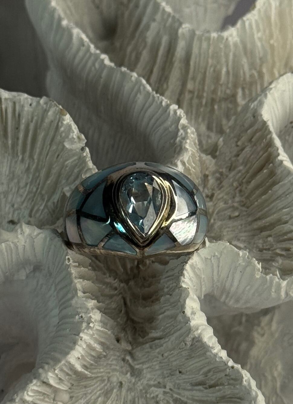 925 Sterling Silver Beautiful Blue Abalone & Topaz Ring Size 6